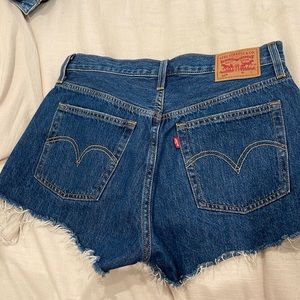 501 Levi’s Darker Wash